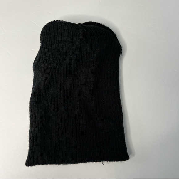 Friends TV Show Knit Winter Hat Beanie With Pom - Picture 4 of 4